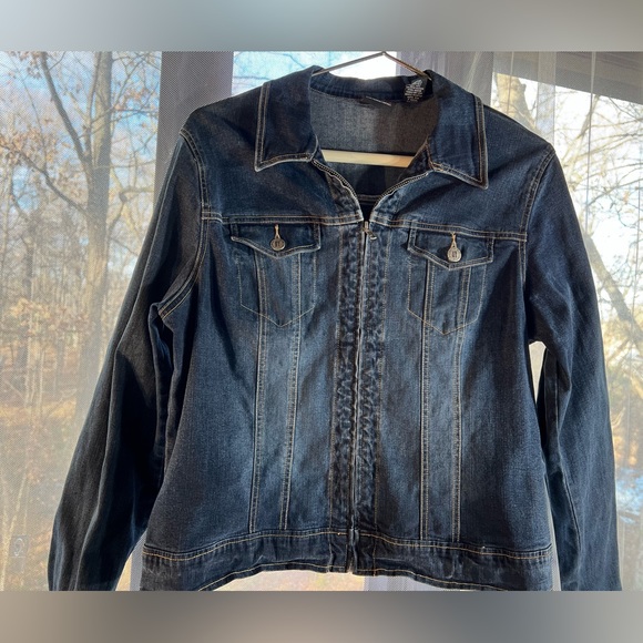 NY Jeans-New York & Co. cute distressed jeans jacket. Size L - Picture 4 of 9